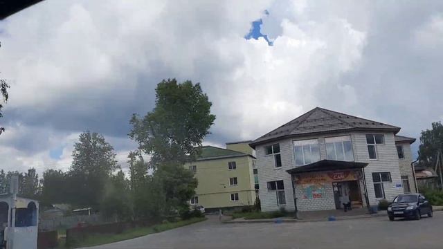 Брянская обл, п.Свень. Розы возле школы. Лето 2024