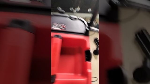 сравнительный обзор строительных пылесосов Brait и Crown