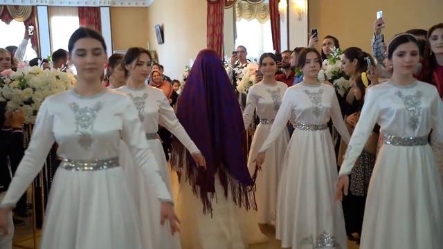 ТАНЕЦ ЖЕНИХА И НЕВЕСТЫ!Ансамбль Избербаш Видеограф Му смотреть онлайн