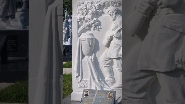 Представьте себе жизнь в квартире, где каждый кирпичик хранит отголоски прошлого!