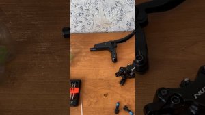 Тормоза Shimano MT-200 с датчиком отключения електродвигате