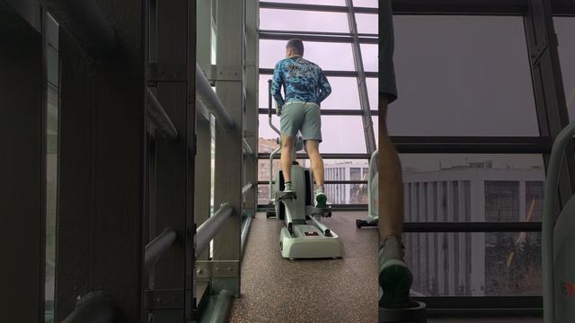 Орех 🌰/ Так себе / Спина нужна шире /Кросовки / Музыка ? смотреть онлайн