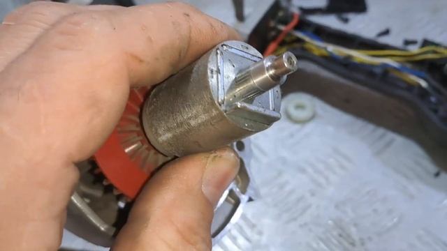 Аккумуляторная болгарка Parkside нет запуска.