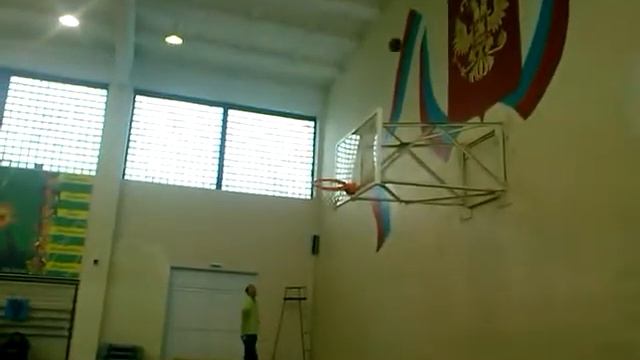 Судья попал...