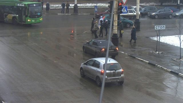 Движение без ближнего света фар?