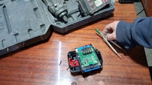 Простий ремонт гайковерта: не працює батарея — легко ?