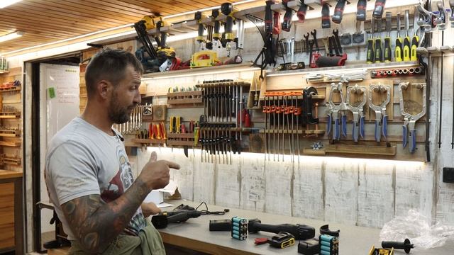 Аккумуляторный инструмент TECHNICOM. УШМ и перфоратор.