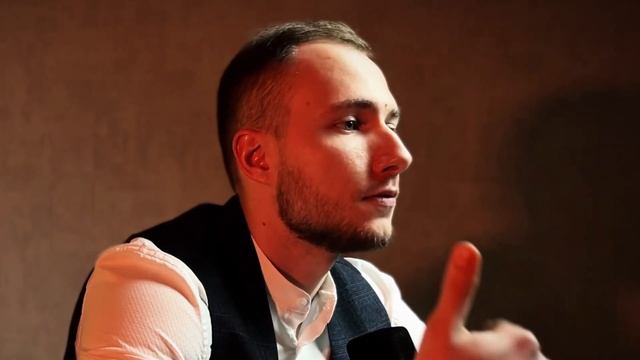 Купить недвижимость с агентом или с застройщиком напр