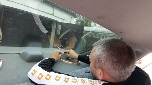 Установка динамиков DL Audio Gryphon Pro 69 SE в Toyota Sprinter