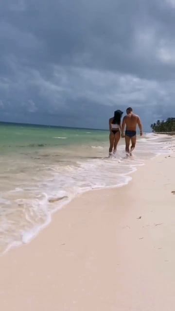 Привет из жаркой Саоны 🌴 смотреть онлайн