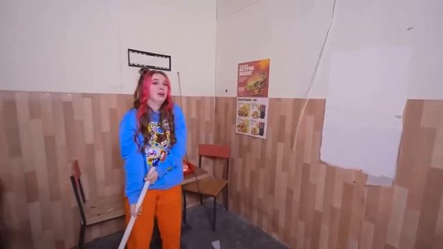 ПОБЕГ ИЗ 100 СЛОЕВ БУРГЕР КИНГА ! А4