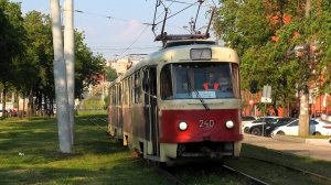 Трамвай Екатеринбурга Tatra T3SU СМЕ борт. №240/241 маршрут 7 следует по улице Челюскинцев