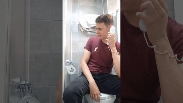 Зачем здесь телефон? ☎️ (Прикол)