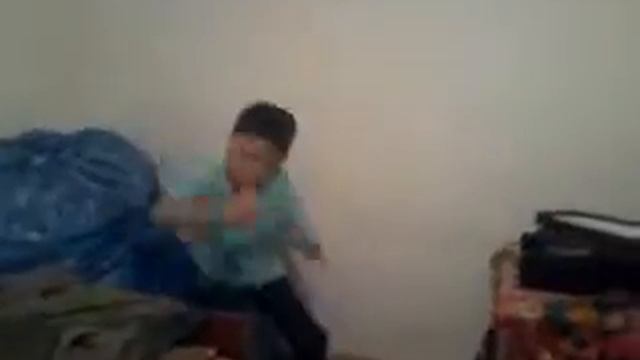 Бедный груша порвался.е