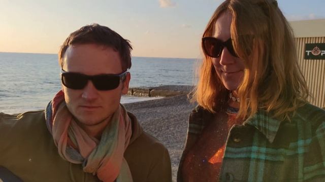 смотрю как в зеркало в глаза твои улыбка