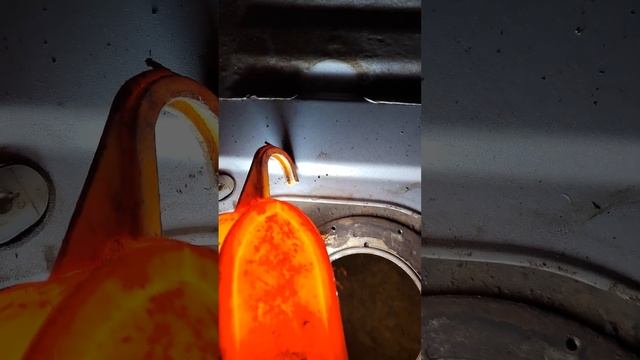 Mazda PREMACY замена топливного насоса,каша в бензобаке!!!! смотреть онлайн