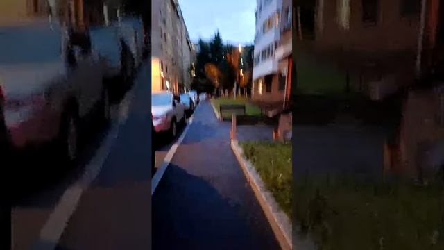вечерняя небольшая прогулка по району смотреть онлайн