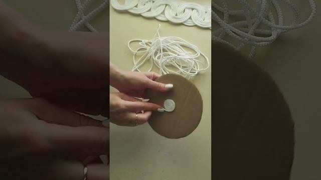 Красивая конфетница из шнура для бельяBeautiful candy bowl made f