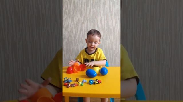 Быстрый обзор больших киндеров от Semen TV