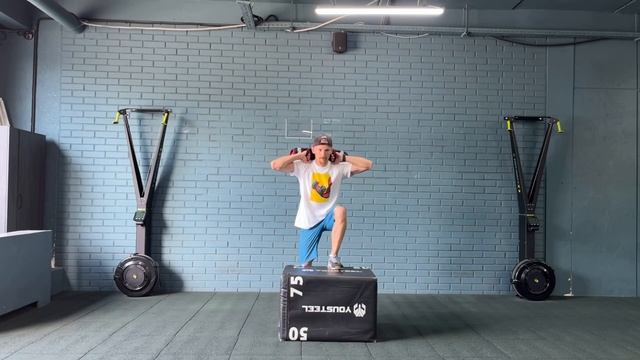 Зашагивания на тумбу с мешком на плечах смотреть онлайн