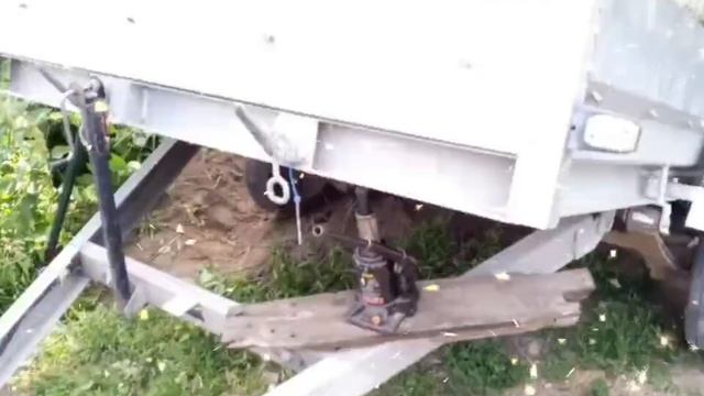 Домкрат самосвального прицепа. Ужасы нашей страны! конструктора, изготовители, продавцы... смотреть онлайн