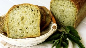 Чудесный домашний хлеб с крапивой на пшеничной закваске