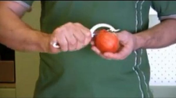 Овощечистка с зубчатым Posuda-shop.com.flv