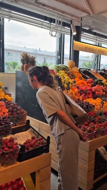 Закупились летним настроением 🍒🍑 смотреть онлайн