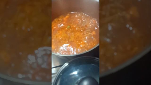 Супчик из  овсянки, кус-кус ,мяса. и различные приправы.