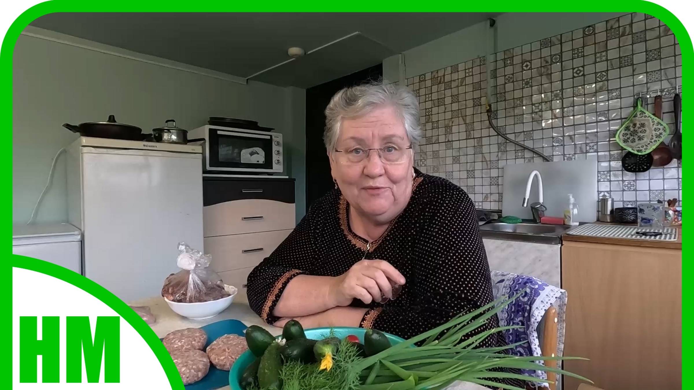 13 июня. Идёт дождь. Я готовлю. Сделала печёночный паштет. Сварила рассольник и котлеты. смотреть онлайн