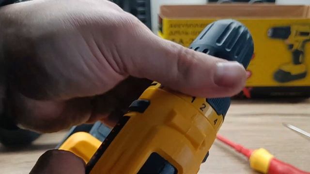 аккумуляторный шуруповёрт Eurolux ДА-20/2Li крутящий момен? смотреть онлайн