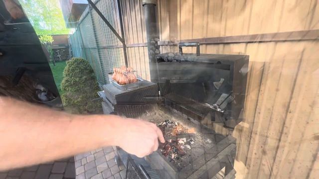 Куриная голень на подставке для гриля