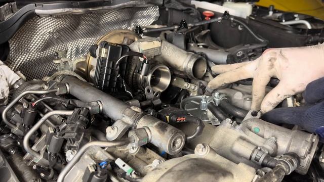 Как заменить теплообменник на Mercedes W204 C320 CDI (OM642) - Пошаг