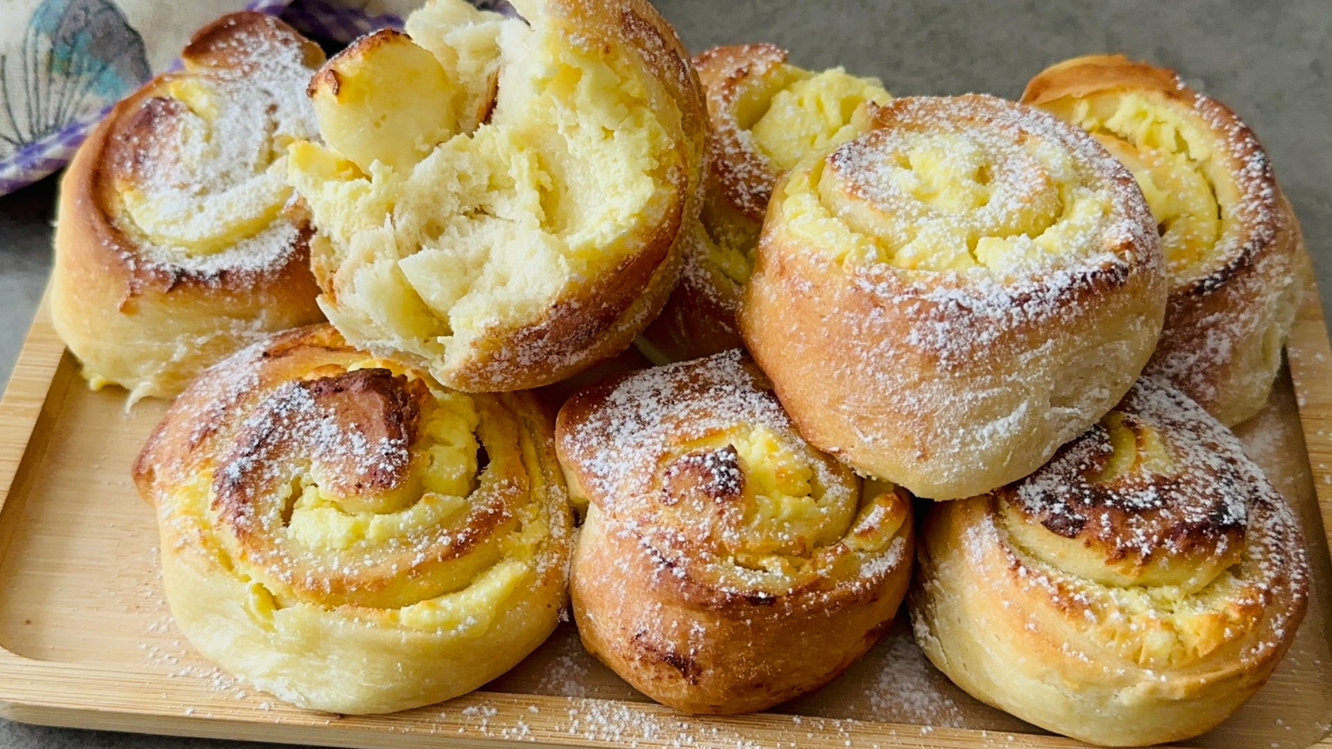 Булочки с творогом в духовке / Готовим булочки с творогом из дрожжевого теста (пышные и мягкие) смотреть онлайн