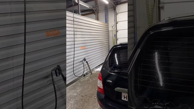 провели одну ночь на мойке в первый раз