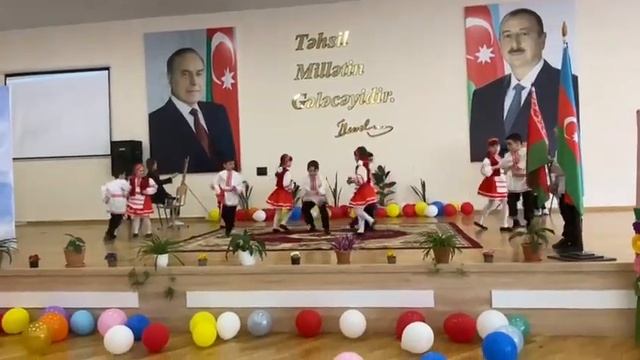 Школа N 154 им.А.Агарунова 1"б""Дудалка-стукалка"беларусский  народныйтанец