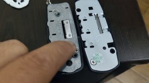 Как поменять сломанный замок чемодана своими руками.