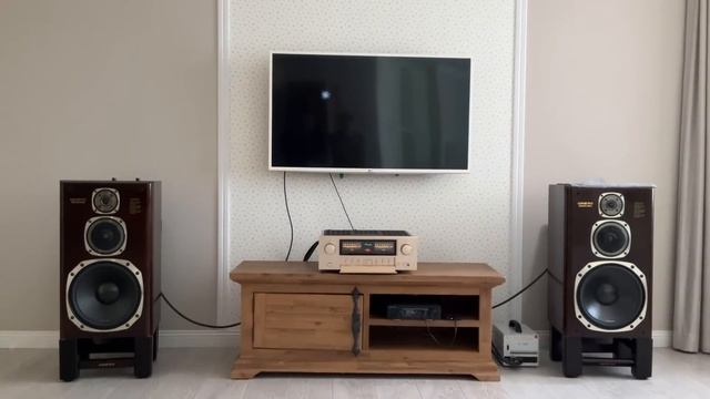 Сравнение Accuphase E-280, Accuphase E-380, Accuphase E-4000 против DENON pma SX1 Li смотреть онлайн