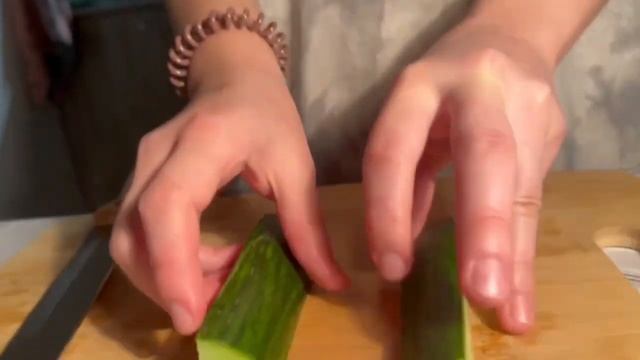 КАК ПРАВИЛЬНО НАРЕЗАТЬ ОГУРЕЦ В 2025 ГОДУ? БЕСПЛАТНЫЙ ГА