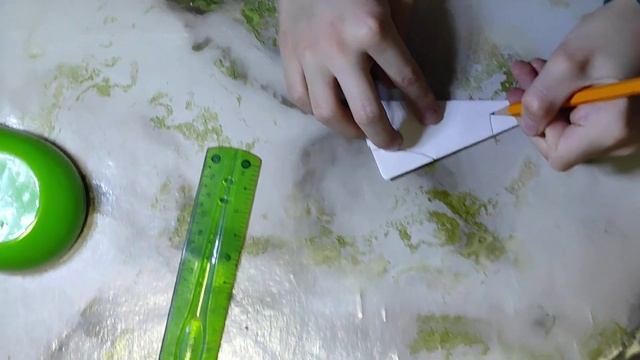 как сделать красивую снежинку, из листа А4,карандаша,л?