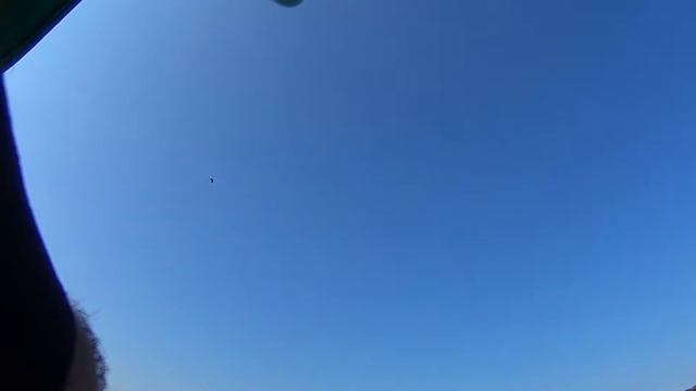 Полетушки на самодельных крыльях (три крыла в небе)