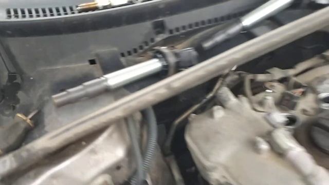 Замена свечей зажигания Тоета КОРОЛА 1.6 смотреть онлайн