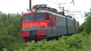 ВЛ11-103/180 Б с грузовым поездом и приветливой бригадой