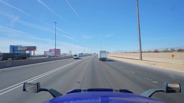 груз в Лас-Вегас： дорожные приключения смотреть онлайн