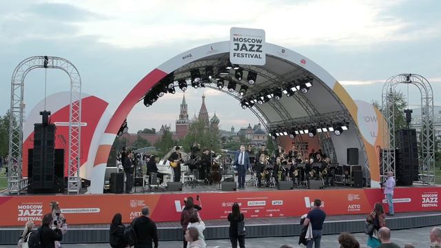 Richard Rodgers - Where or When
Концертный биг-бэнд Академии джаза п/у П. Овчинникова смотреть онлайн