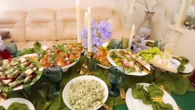 Праздник на столе, праздник в душе! Встречаем друзей!