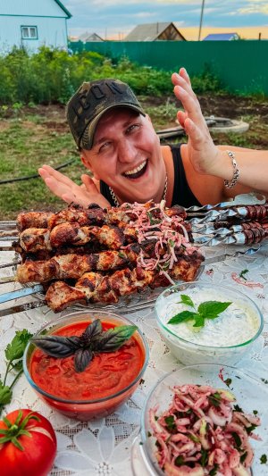 ШАШЛЫК ЛЮБИМЫЙ🔥 2 СОУСА И ЛУК!