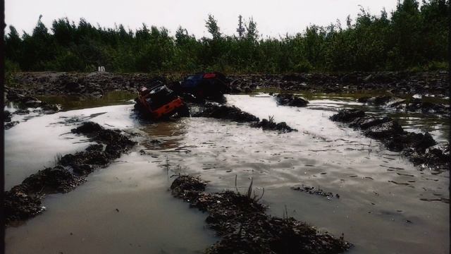 Сумасшедшая полноприводная радиоуправляемая трофи битва Crossrc EMO X4 Gladiator vs Leopard смотреть онлайн