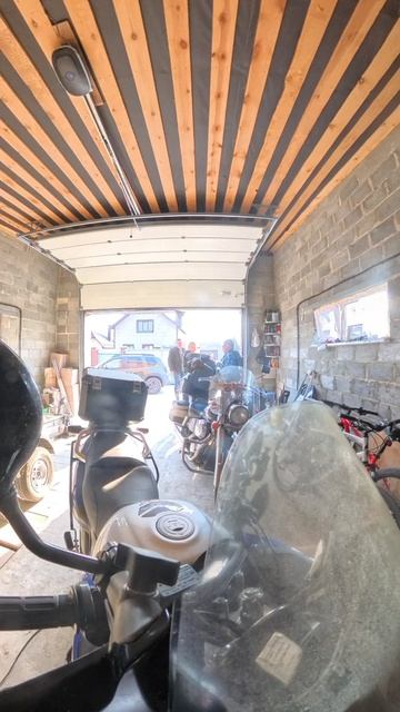 Встречаем друзей.