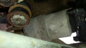 Нива 21213 проверка масла в мостах автомобиля. Доливка масла в задний мост.